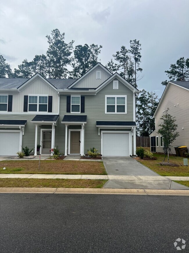 Building Photo - 3 bed, 2.5 bath townhome in Pooler