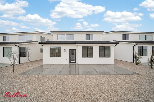 Photo - Stunning 4 Bedroom Home in Beautiful Desert Terrace Community