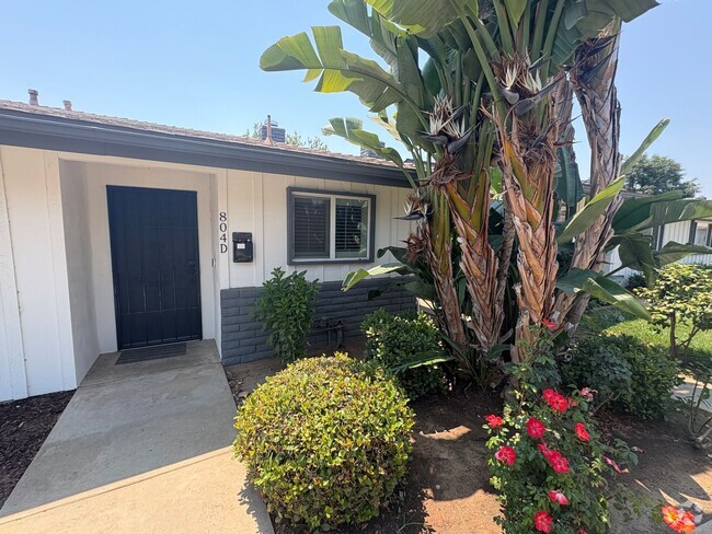 Building Photo - Beautifully Maintained 2B/2BA in Central E... Unit D Rental