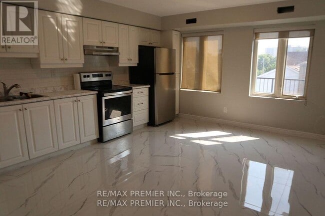 Photo - 1657 Weston Rd