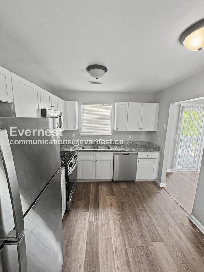 Photo - 1510 Marshall Ln SE