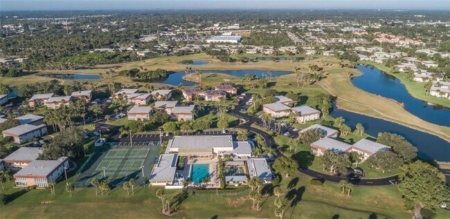 106 Spring Lake Ct Unit 201