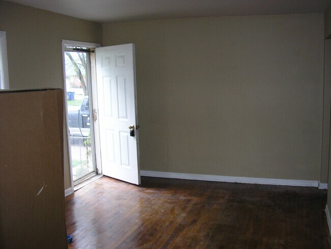 Photo - 1529 Parkhurst Dr