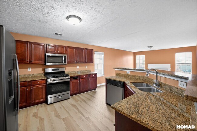 Photo - 395 Lamont Ln