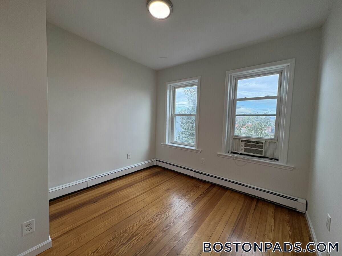 Photo - 6 Litchfield St Unit 3