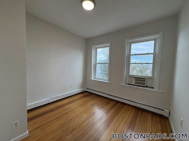 Building Photo - 6 Litchfield St