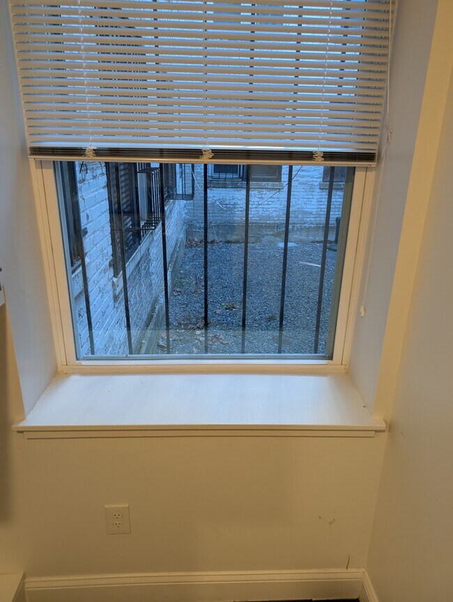 130 Sutherland Rd Unit B