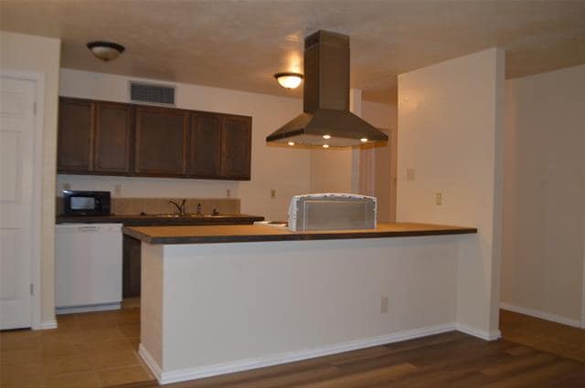 Photo - 5329 Strickland Ave