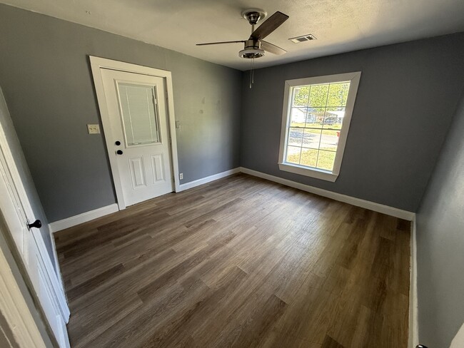 401 Roosevelt Cir