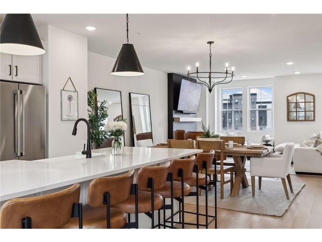 Photo - 870 Mount Curve Blvd