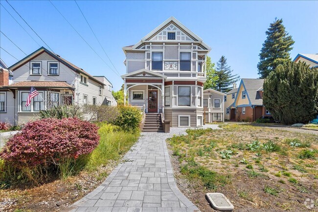 Building Photo - 2111 Buena Vista Ave Unit 2111 Buena Vista Ave #4 Rental