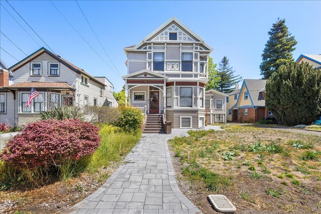 Photo - 2111 Buena Vista Ave Apartment Unit 2111 Buena Vista Ave #4