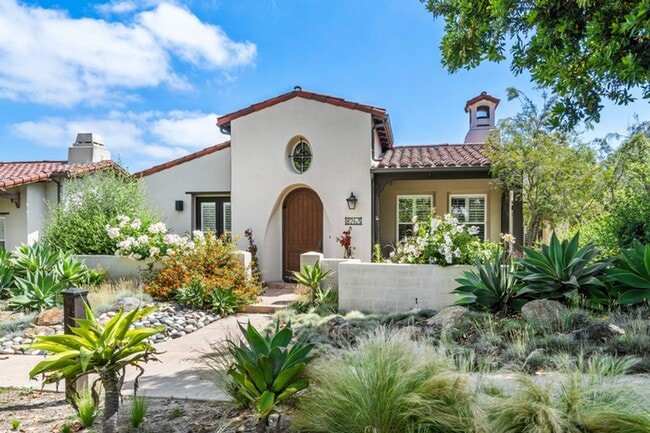 Building Photo - Beautiful 3 Bedroom Casita in Santaluz