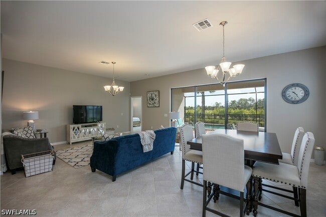 Photo - 1466 Artesia Dr W