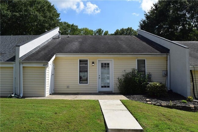 Photo - 227 Goshen Ln