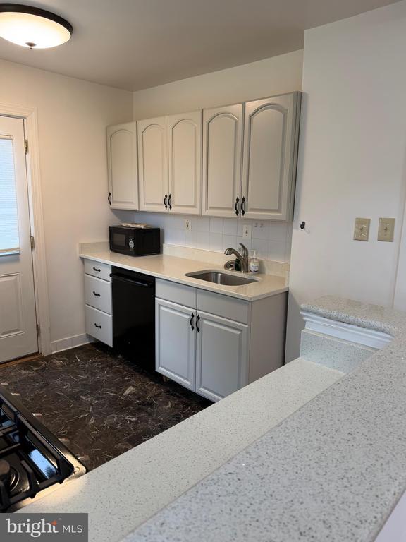 Photo - 5608 Tremont Dr
