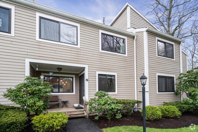 Building Photo - 82 Park Dr Rental