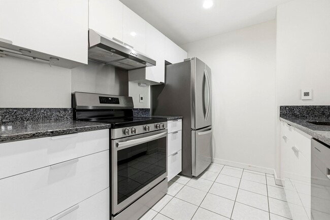 Photo - 173 Oak St Unit 103