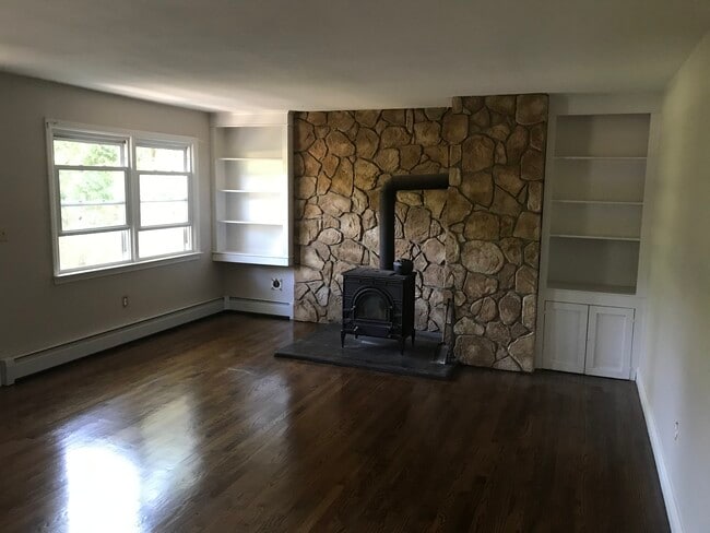 Photo - 94 Brewster Rd