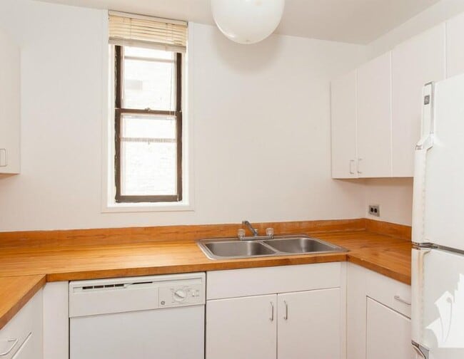 Photo - 606 W Surf St Unit 3