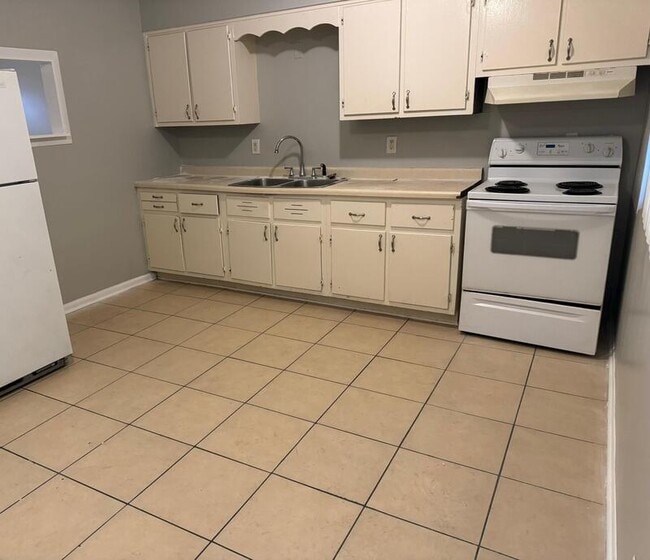 Photo - 3226 Wellington Ave