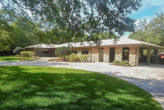 3502 Sunbeam Dr