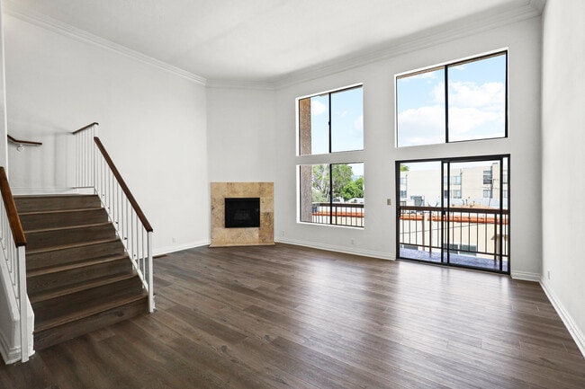 Building Photo - 8651 W Olympic Blvd Rental