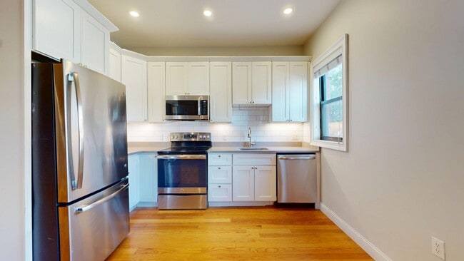 Photo - 151-153 Meridian Street Unit 2