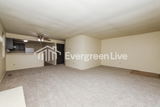 Photo - 8811 Foxgate Ct