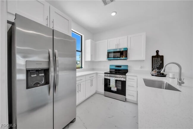 Photo - 2416-2418 Xelda Ave N