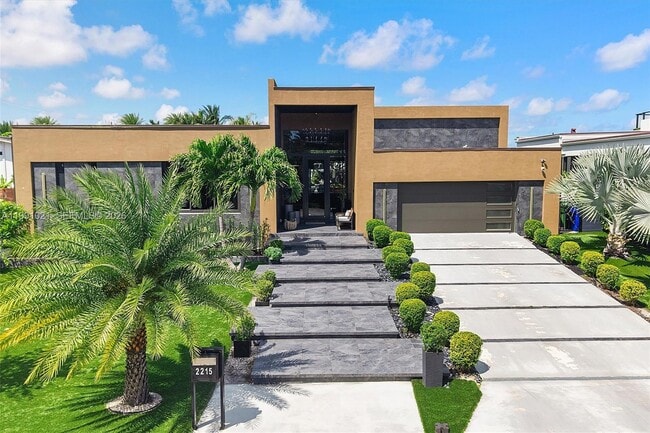 Building Photo - 2215 NE 19th St