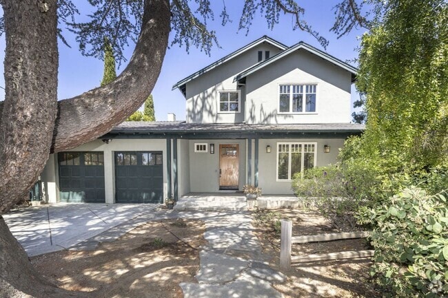 Building Photo - Lovingly Maintained 5 Bed, 3.5 Bath Execut... Rental