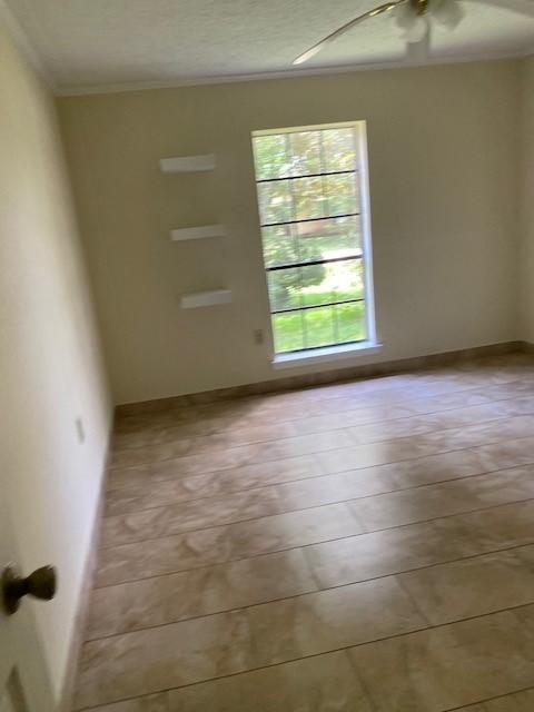 16115 Woodlawn Acres Ave