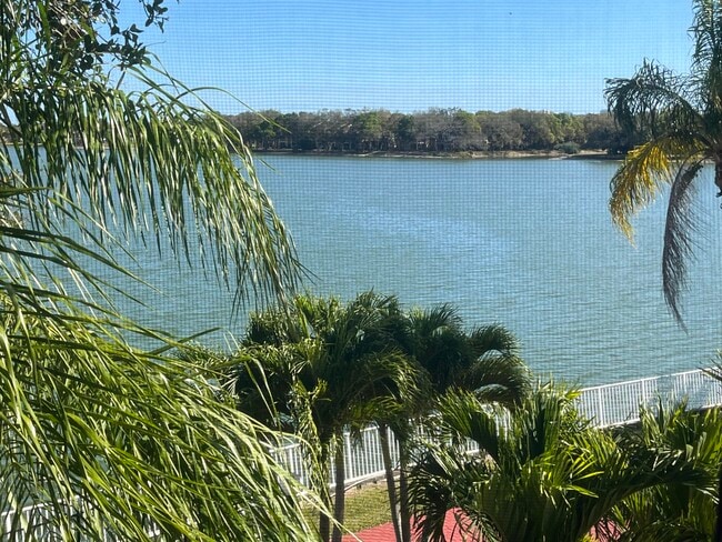 Photo - 2831 N Oakland Forest Dr Unit 310