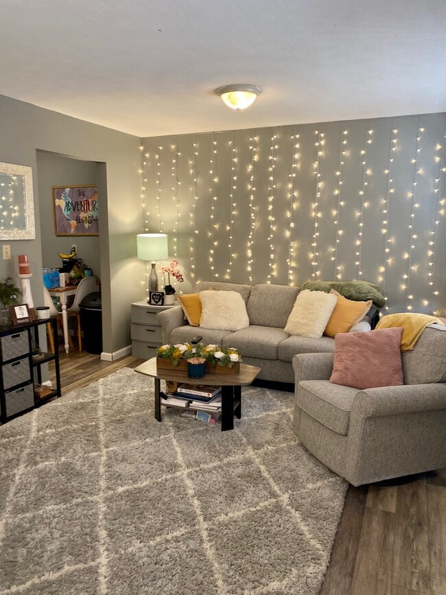 Photo - Marshall Apartments