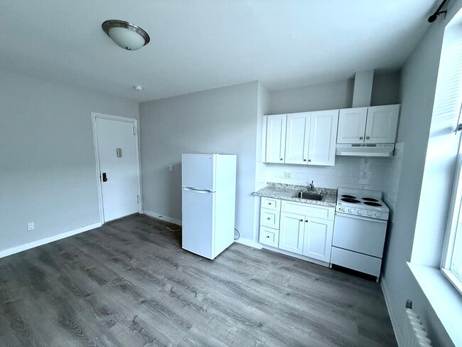 Photo - 241 E Broadway Unidad 2M