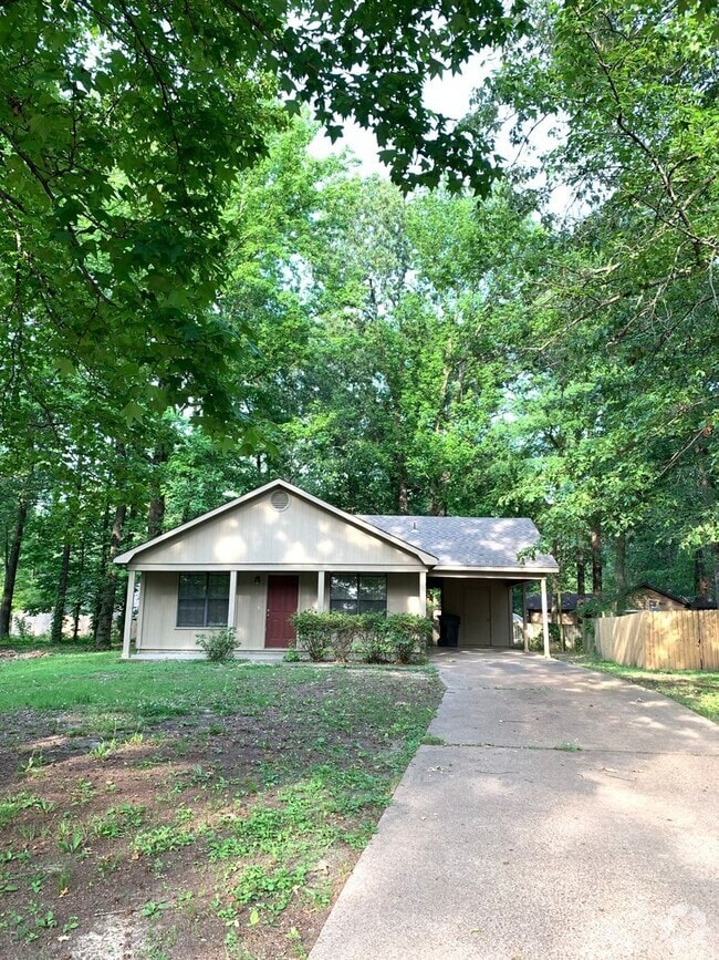 Building Photo - 3 Bed/1.5 Bath Near Fox Meadow Schools! Rental