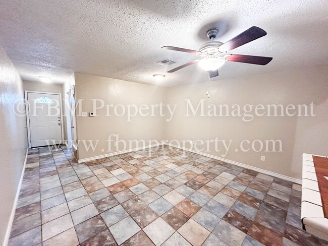 Photo - 2541 W Sycamore Ave Unit 2541