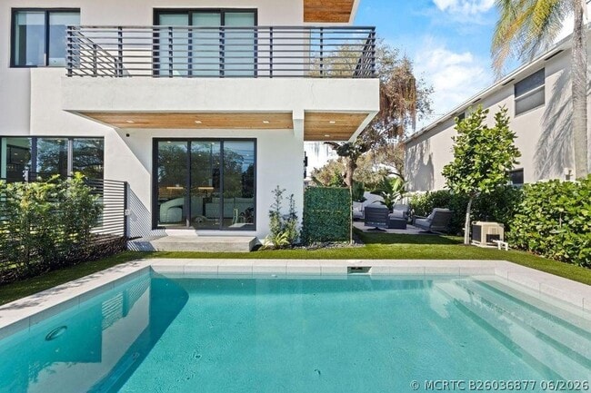 Photo - 705 SW 8th Terrace