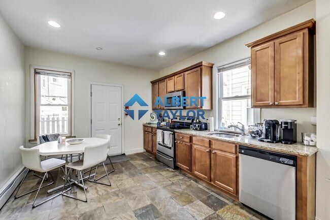 Photo - 47 Hillside St