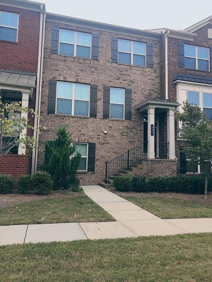 Photo - 904 Rose Way