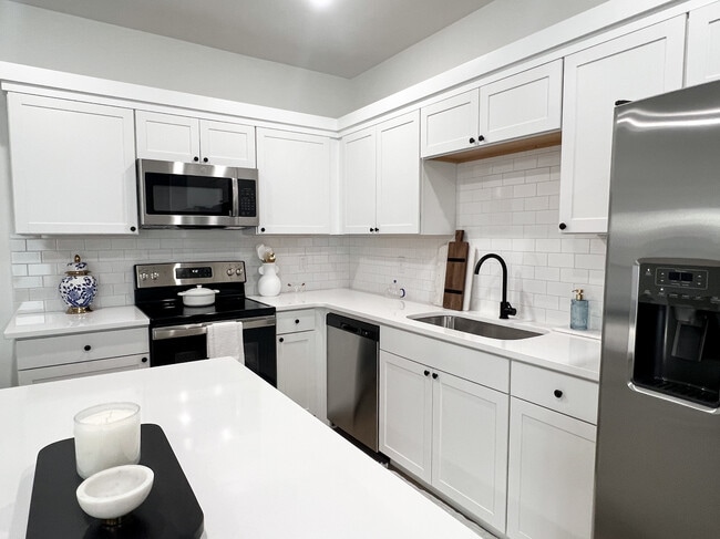 Photo - 219 Johnson Cir Townhome
