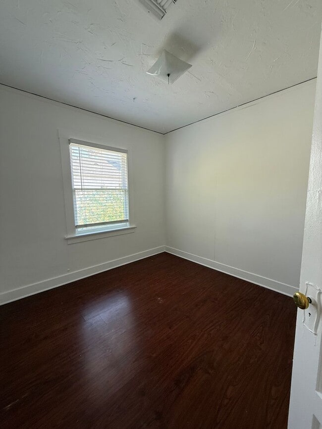 Photo - 6026 Eleanor Ave Unit 6026 #1/2
