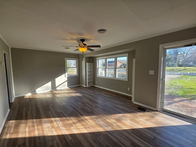 Photo - Charming 3-Bedroom Home – Modern, Clean & Carpet-Free!