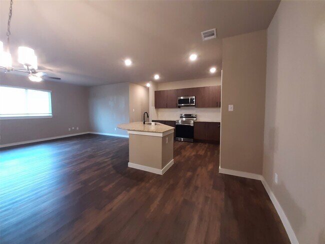 Building Photo - 9864 Grosbeak Ln