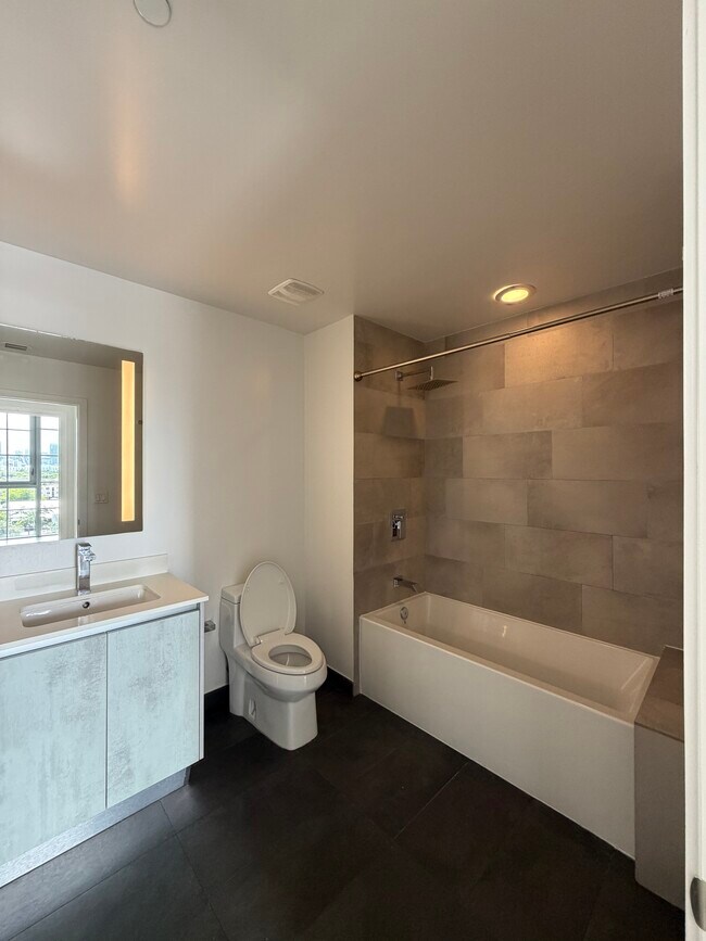 Photo - 445 NW 26th St Unidad A1