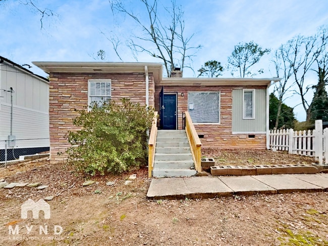 Building Photo - 1284 Westmont Rd SW