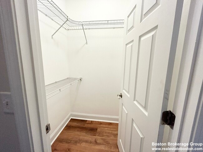 995 Dorchester Ave Unit 2