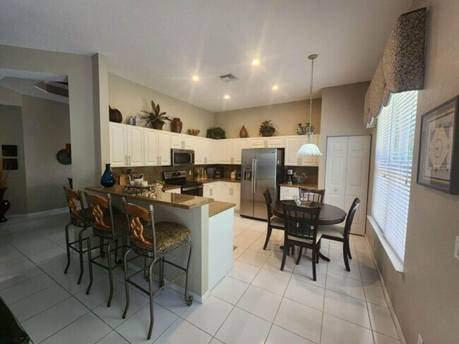 Photo - 7940 Rockford Rd