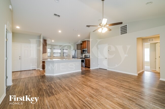 Photo - 109 Solis Dr